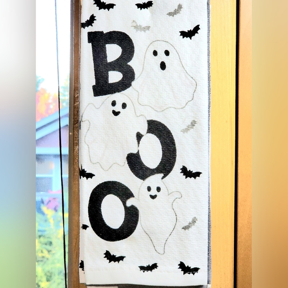 NWT Martha Stewart Ghost BOO Kitchen Towel Set Halloween Kitchen Towels - Picture 2 of 2